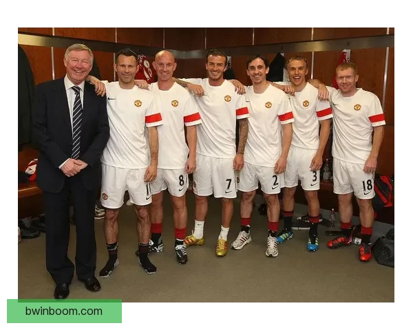 倚老卖老成流量密码曼联92班靠踩老东家贬低现役博眼球炒作话题